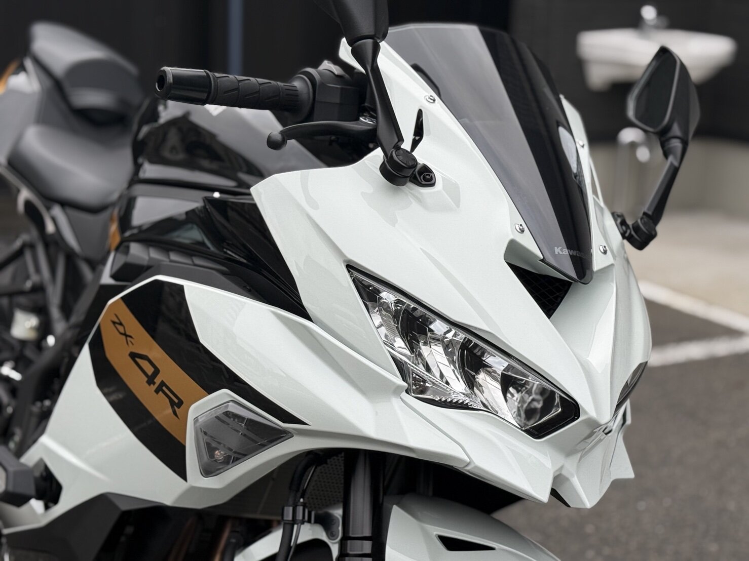 2604 カワサキプラザ北九州 Ninja ZX-4R SE②.jpg